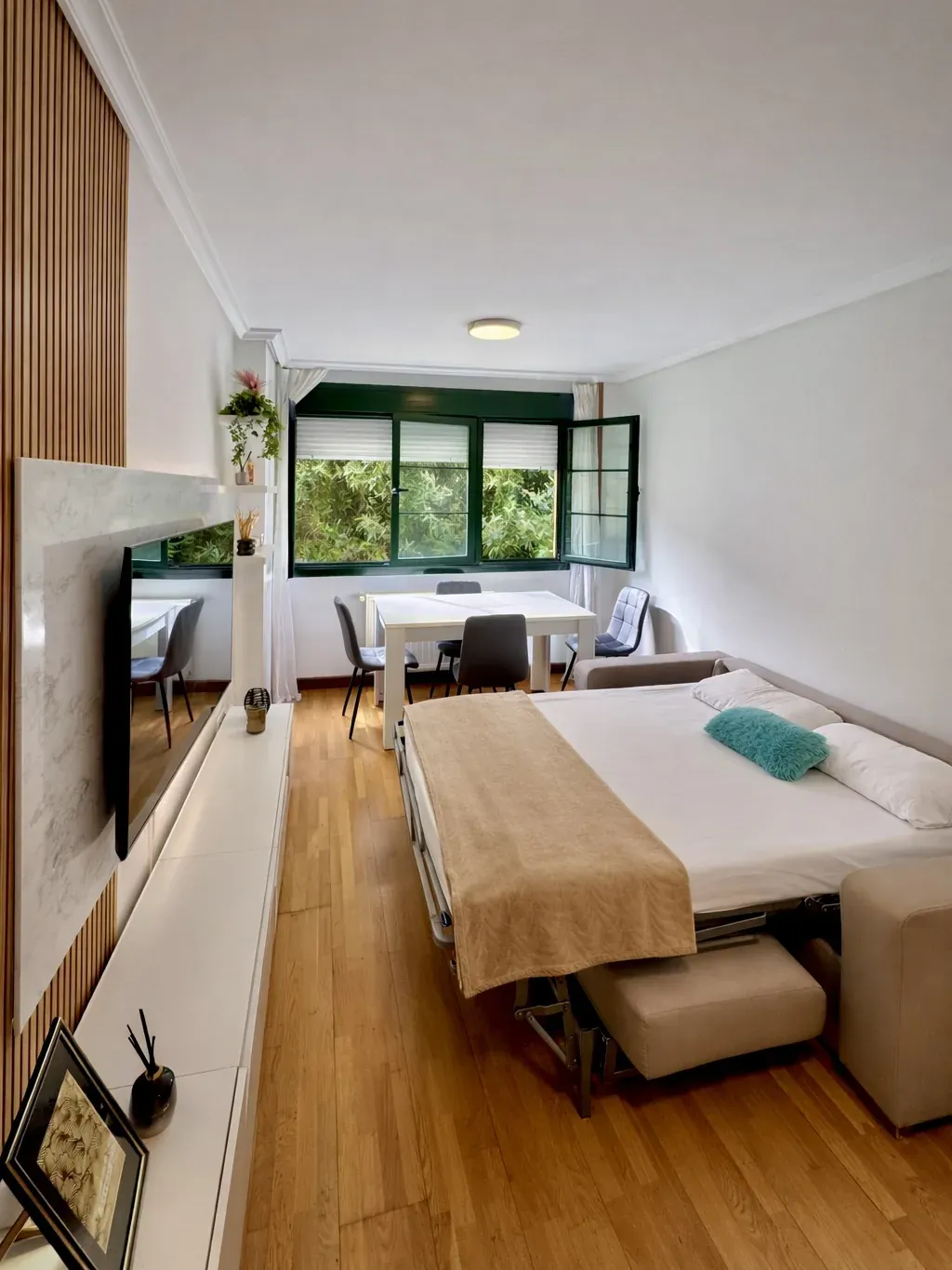 Salón desde la mesa