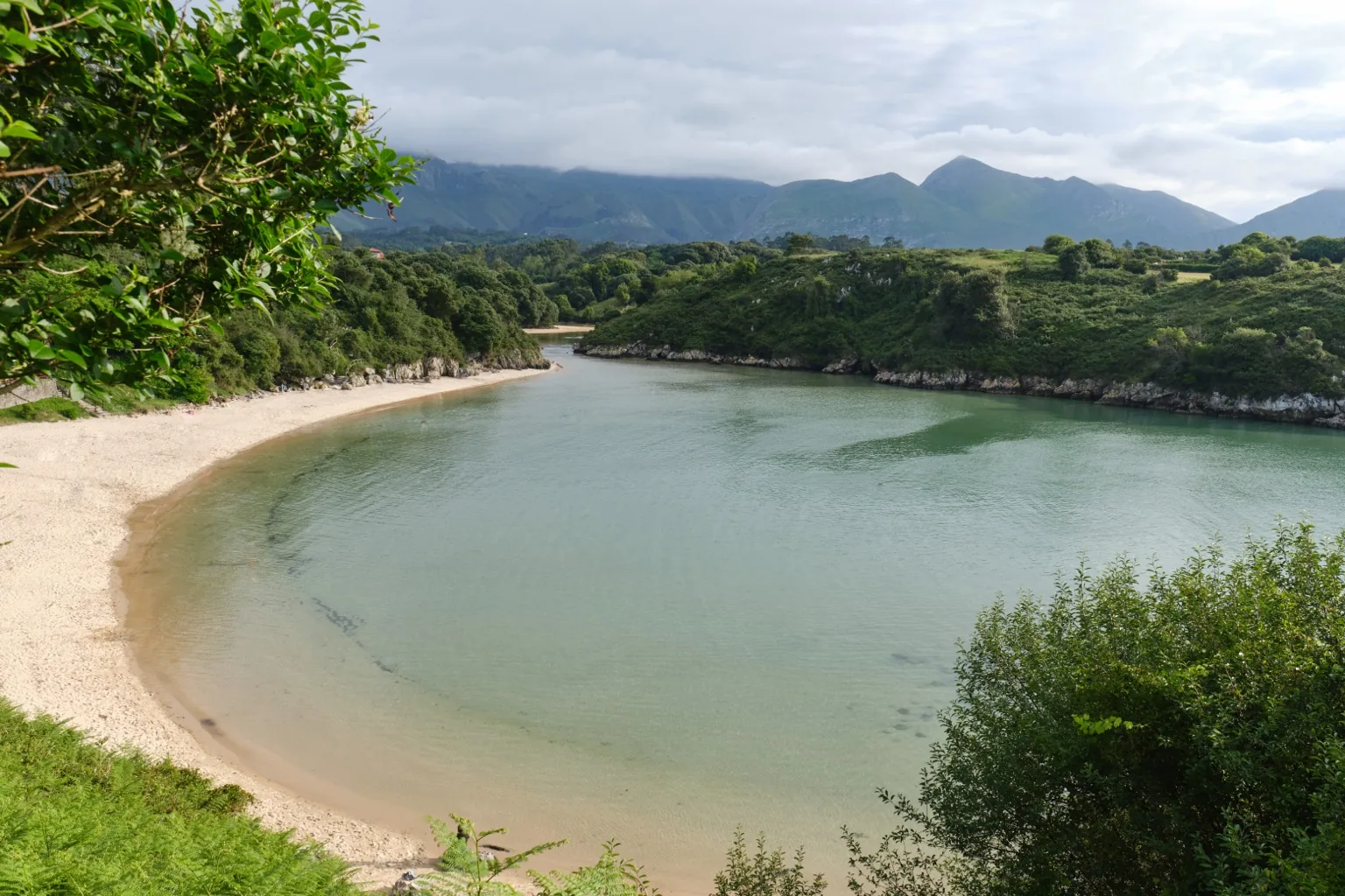 Playa de Poo cerca de Llanes